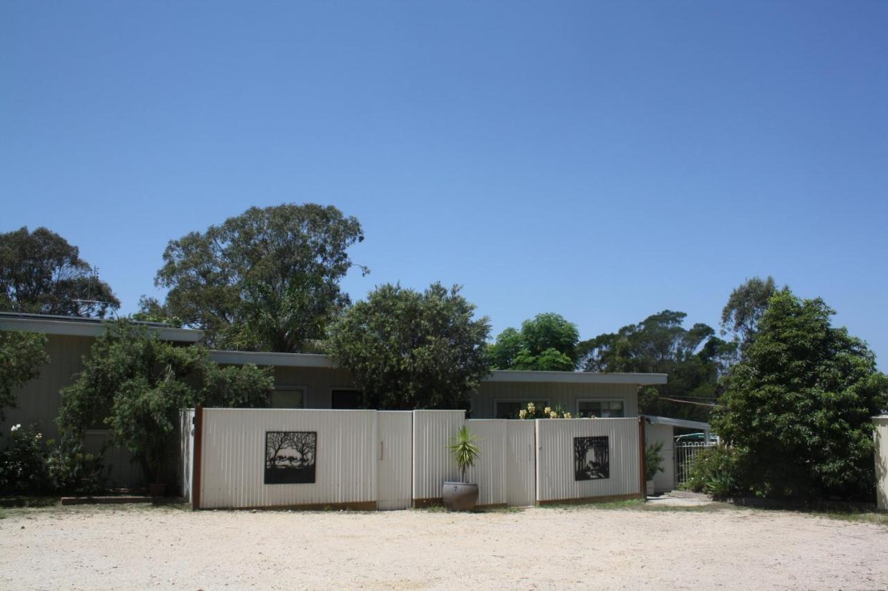 Top of the Lake Holiday Units Pensión Merimbula Exterior foto